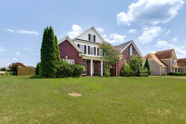 Building Photo - 520 Williamsburg Dr