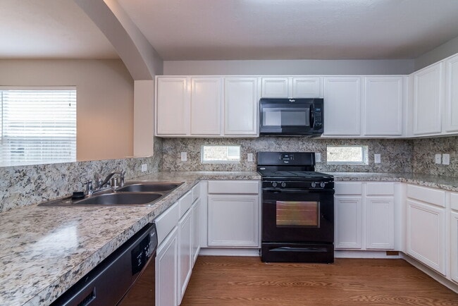 Building Photo - 16110 Marcelia Dr