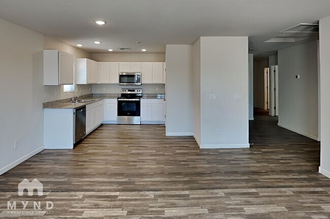 Building Photo - 222 S Picacho Heights Rd