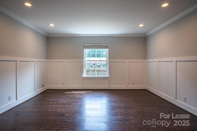 Building Photo - 2626 Park Rd