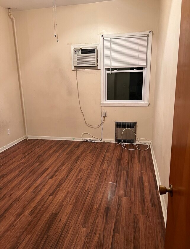 7521 68th Ave Unit 1st floor, Middle Village, NY 11379 Apartments in