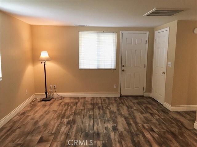 Foto del edificio - 10917 Bryant St