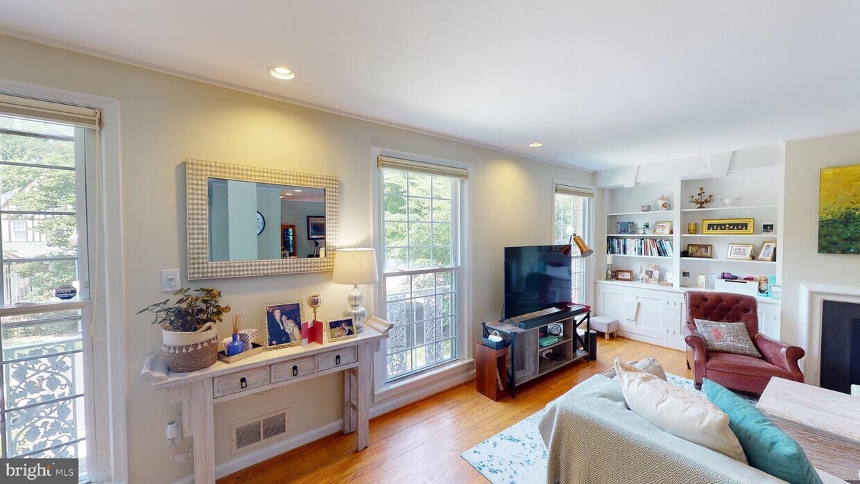 Foto principal - 3008 Cortland Pl NW