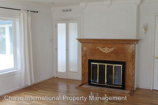 Building Photo - 652 Arbutus St