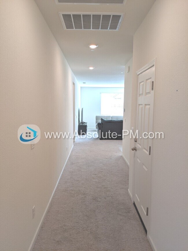 Building Photo - Amazing 3 Bed 2 Bath Brand New Solar Home ...