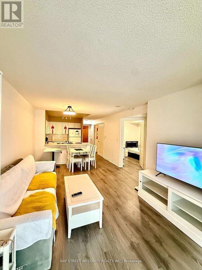 Photo du bâtiment - 30 Hayden St