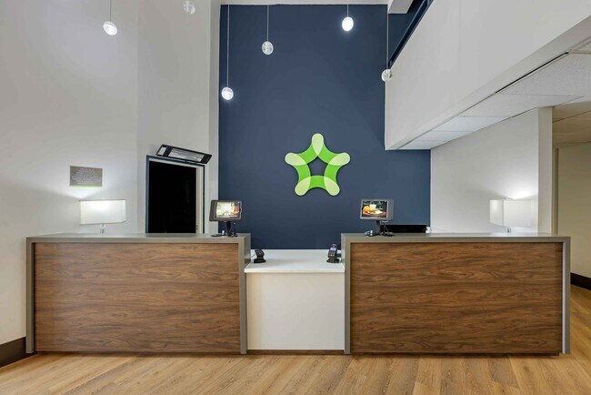 Building Photo - Furnished Studio-Trimark University Housing Hotel