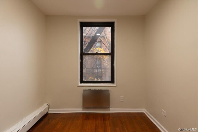 Building Photo - 1275 E 51st St