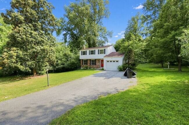 Building Photo - 4419 S Shore Dr