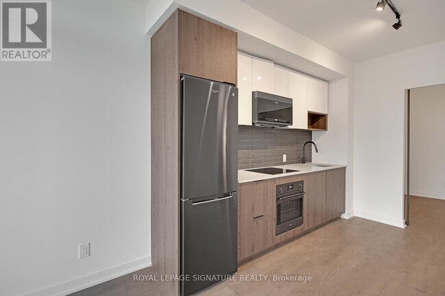 Building Photo - 5 Defries St