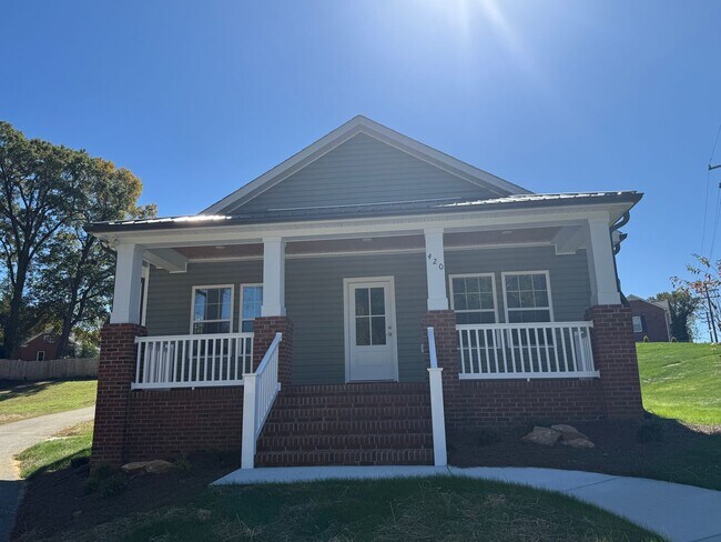 Foto del edificio - Three bedroom, 2 bath house in Graham-newly constructed!