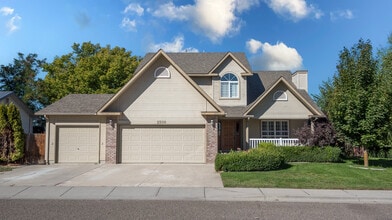 Building Photo - 2509 Applewood Ave