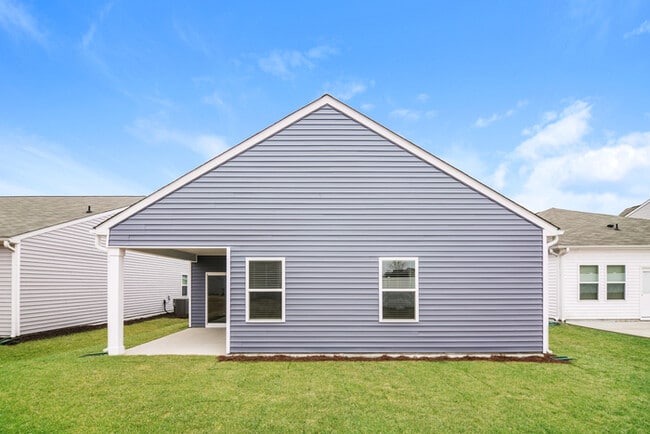 Building Photo - Fantastic 4bd/3ba home! Coming soon!