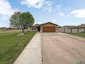 Building Photo - 7616 N Plainfield Dr