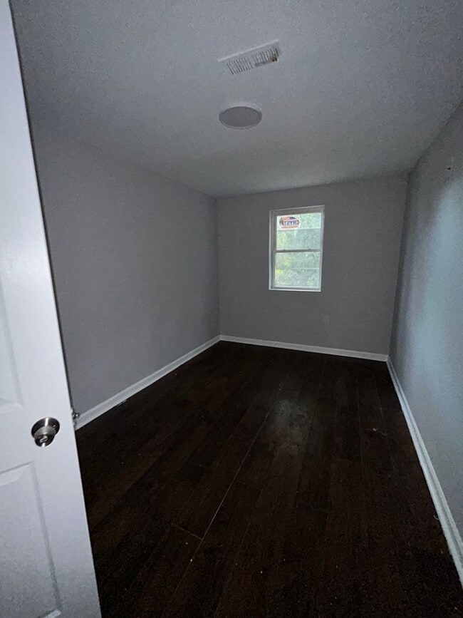 Foto del edificio - 24 E Abbottsford Ave