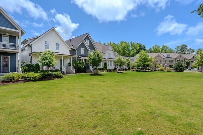 Building Photo - Beautiful 3 Bedroom home in the 751 South ...