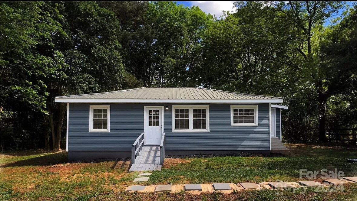 Primary Photo - 8952 Whitley Rd