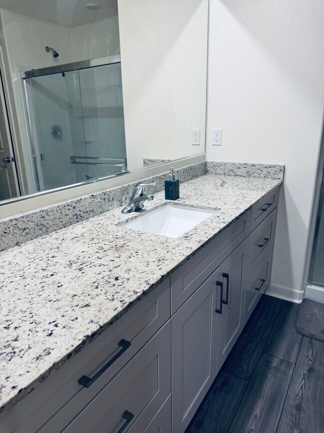 Foto del edificio - 80425 Enclave Ct