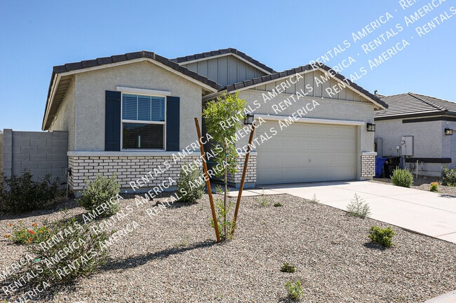Building Photo - 17817 W Country Club Terrace