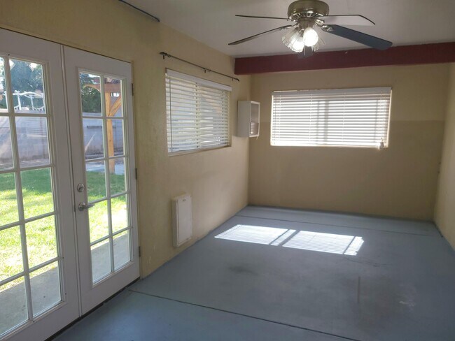 Foto del edificio - 6441 Cathy Ave NE