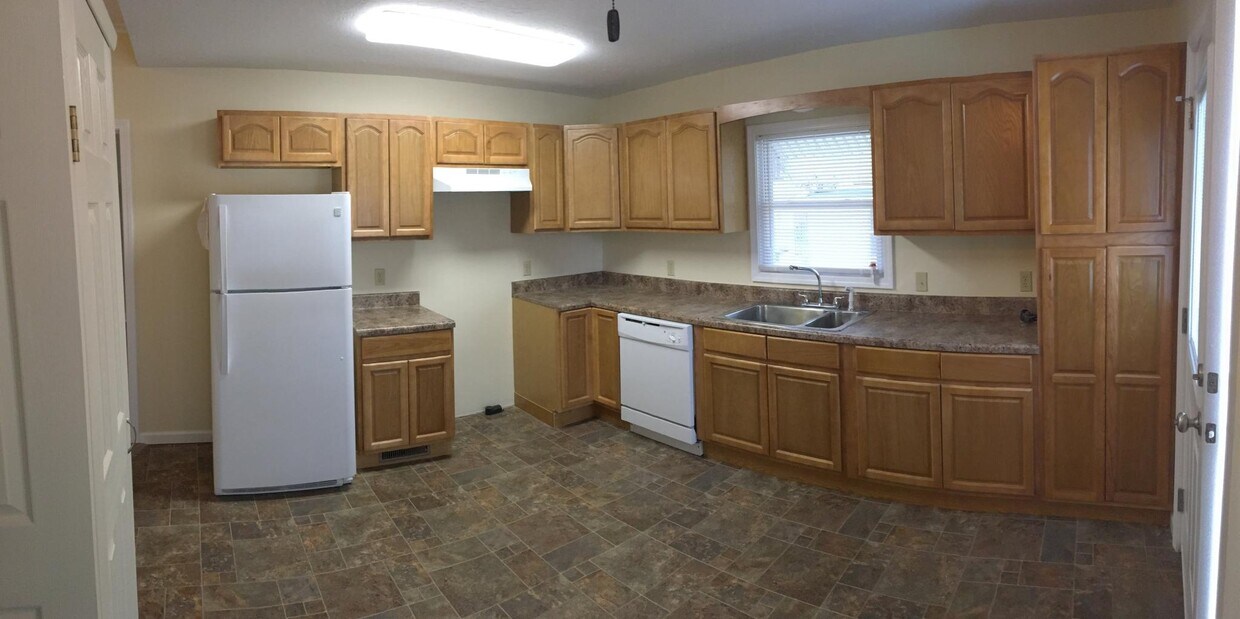 Foto principal - 229 E Main St