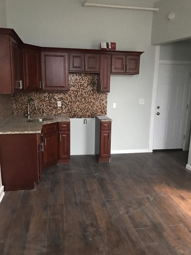 Foto del edificio - 412 E 134th St