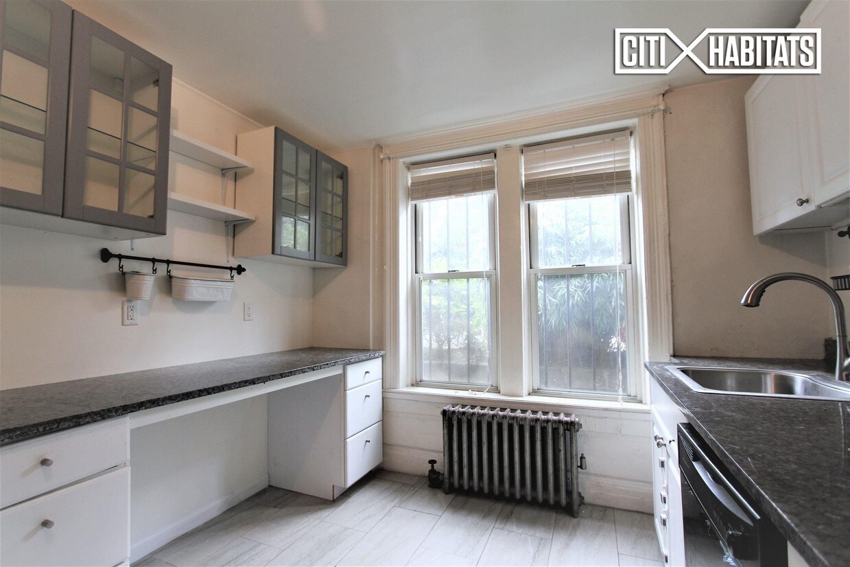 Primary Photo - 559 9th St