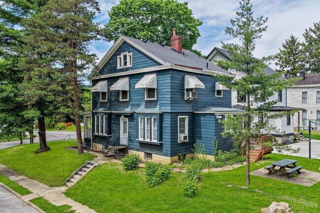 Lado de la casa - 3458 Cheviot Ave