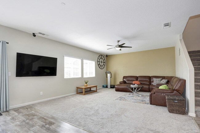 Building Photo - 5762 Van Eyck Way