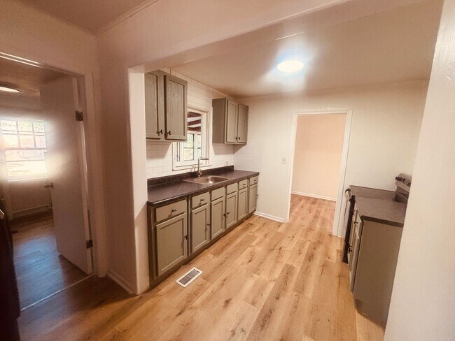 Foto del edificio - 1334 N Estelle St