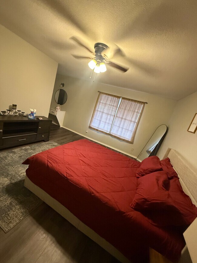 Foto del edificio - 1408 N Juniper Ave