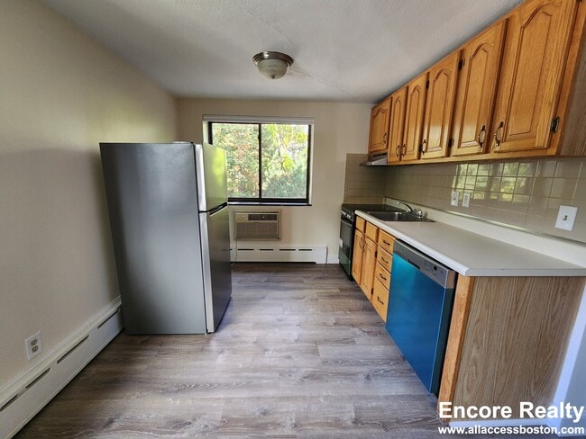 Building Photo - 15 Chester St