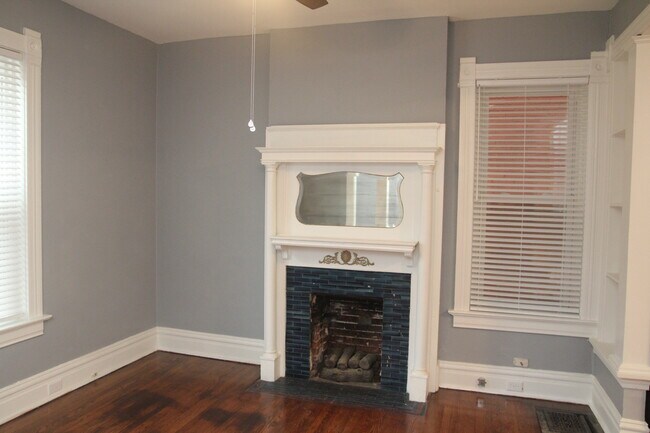 Building Photo - 7422 Maple Ave