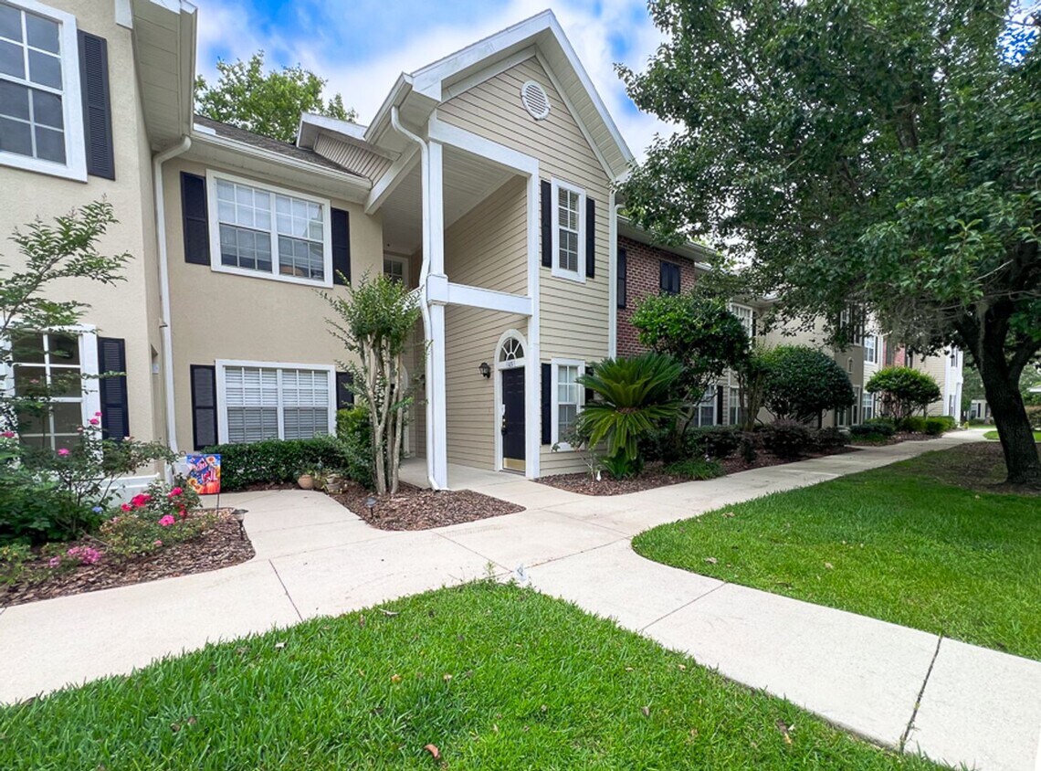 Primary Photo - Beautiful 3 Bedroom Condo in the Links wit...