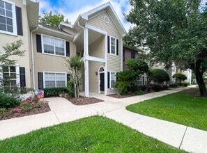 Building Photo - 10000 SW 52nd Ave