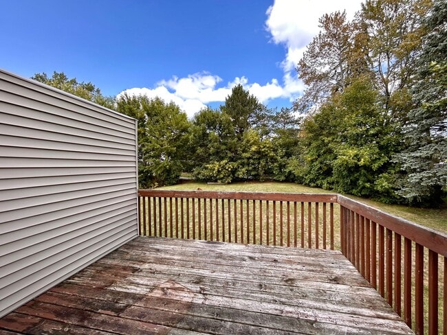 Building Photo - Four Bedroom Duplex in Cascade