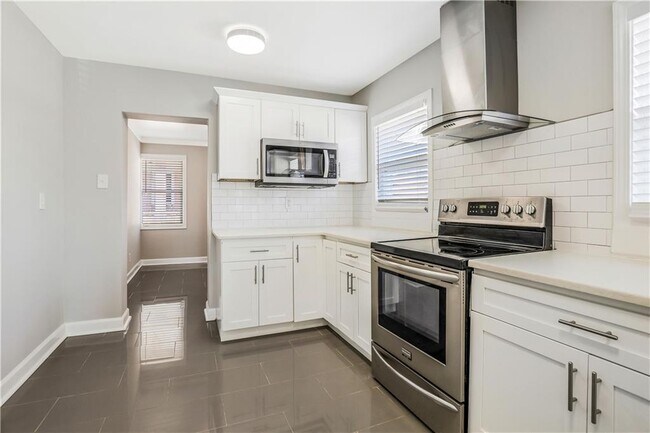 Foto del edificio - 2025 Connie Ln