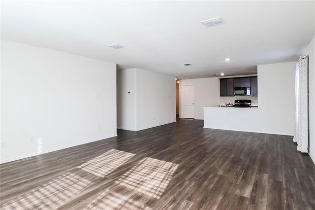 Foto del edificio - 418 Sweetshade Ln