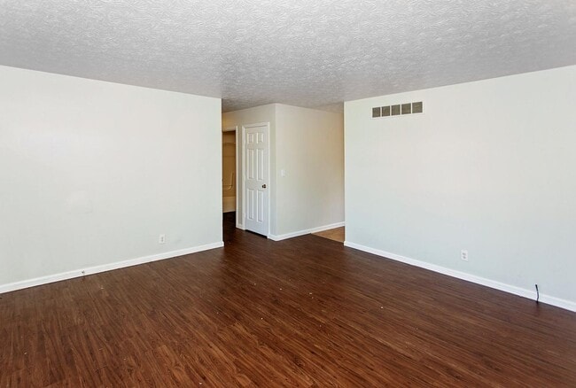Building Photo - DELHI TOWNSHIP-Cute updated 3 bedroom 2bath ranch in OHSD w/huge 2 car garage