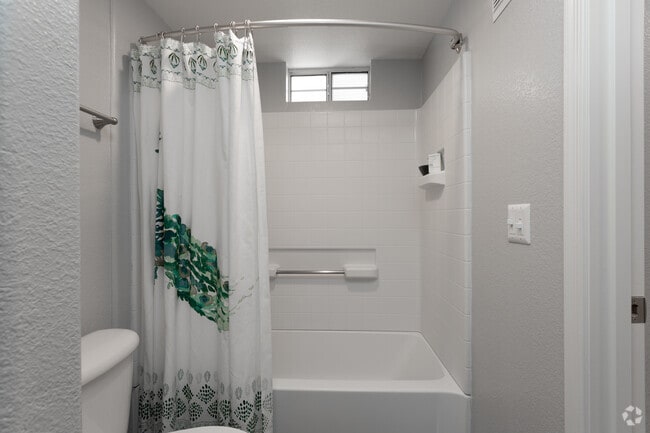 2HAB, 1BA - 889 ft² - Port Royale