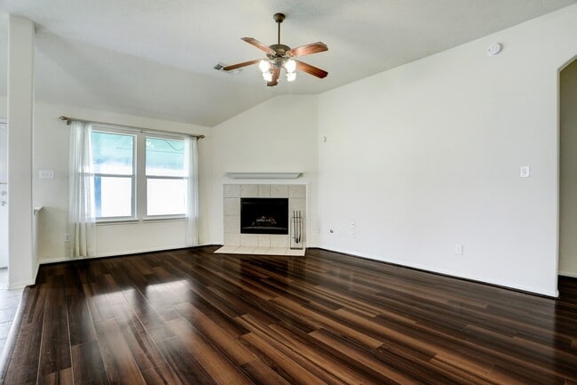 Building Photo - 7605 Waterlilly Ln