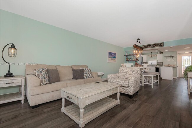 Foto del edificio - 9811 N Hollybrook Lake Dr