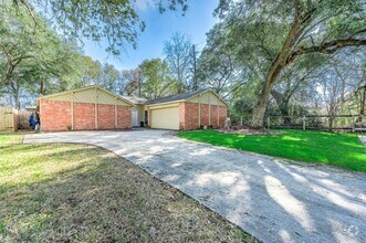 Building Photo - 22206 Meadowrock Dr