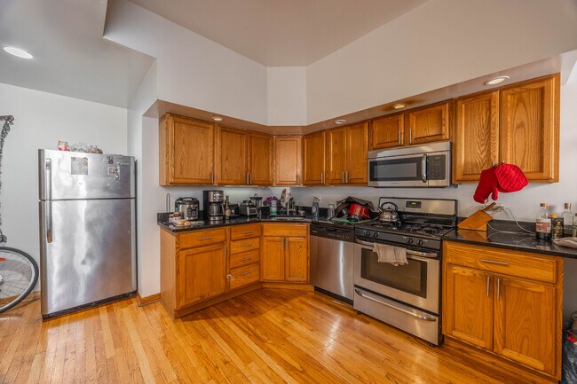 Foto del edificio - 2714 N Kimball Ave