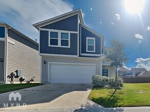 Building Photo - 2909 Salvidar Bend