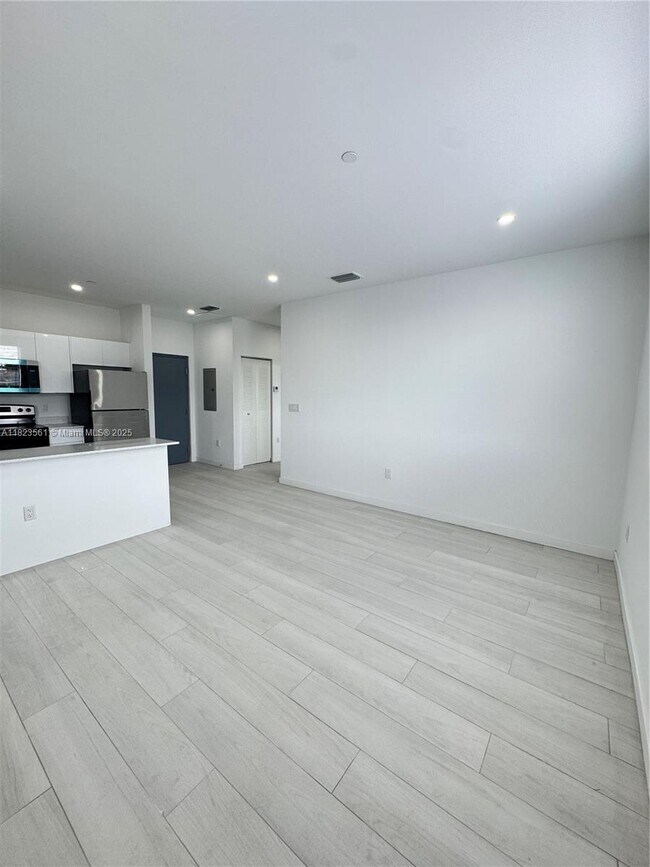 Foto del edificio - 909 E 24th St