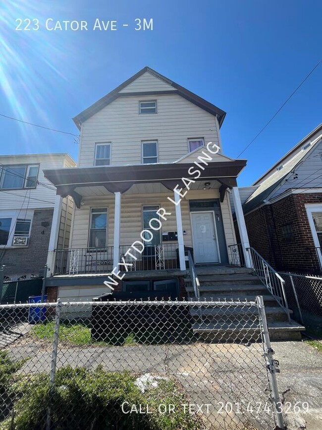 Building Photo - 223 Cator Ave