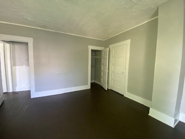 Foto del edificio - 612/614 Cedar St