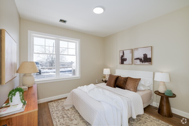 1BR, 1BA - 671SF - Bedroom - 150 Draper Ave
