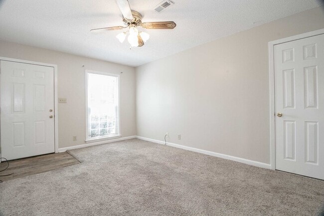 Building Photo - 3059 Woody Ln